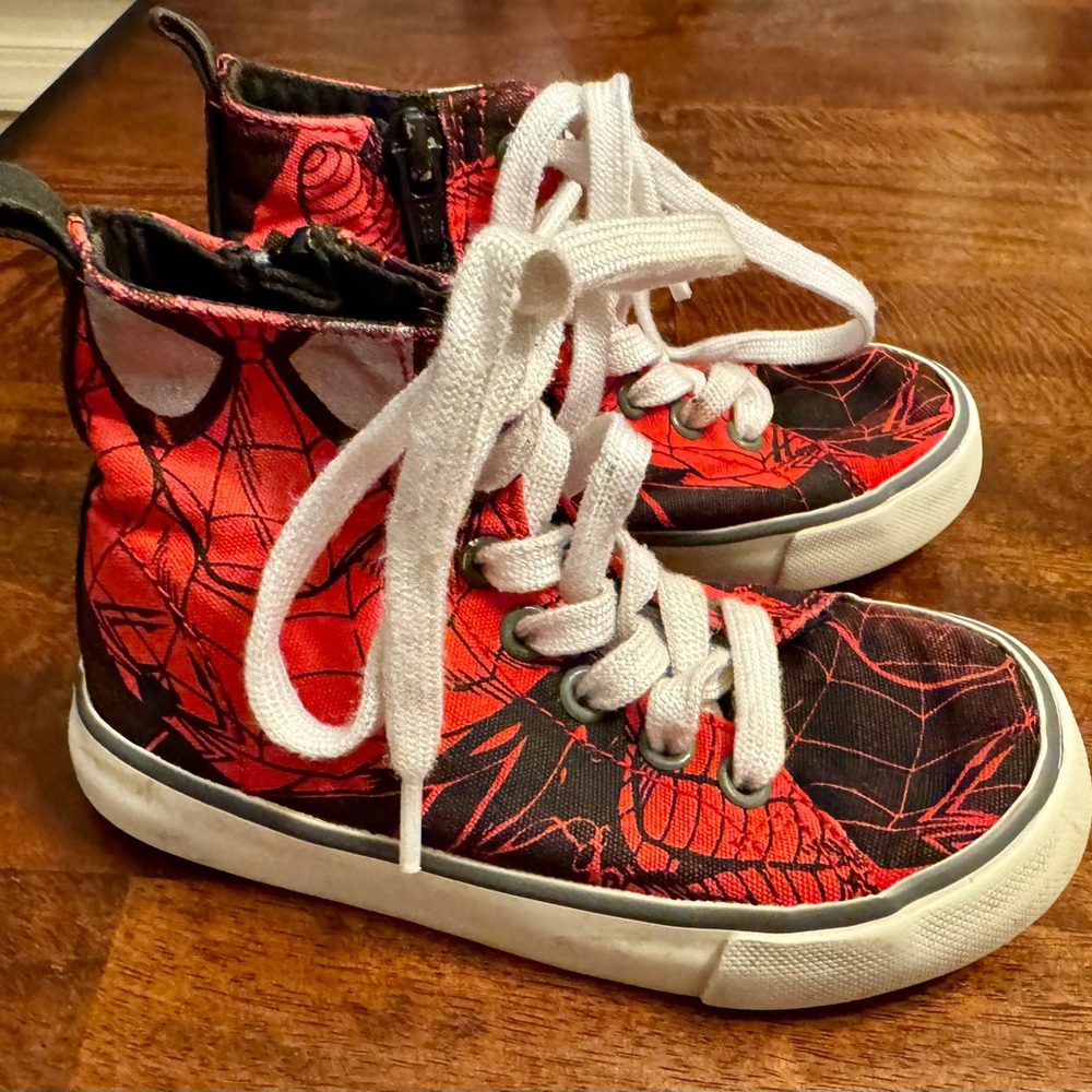 GAP Spider-Man High Top Sneakers Toddler Size 8 🕷️